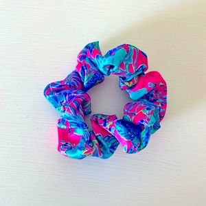 Lilly Pulitzer Scrunchie!🩷💜💚